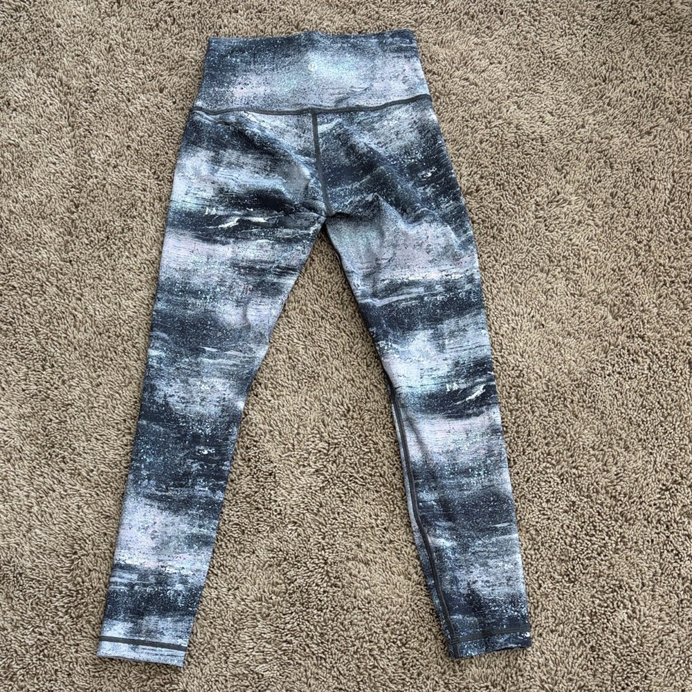 Lululemon Wunder Under High-Rise Tight 25" - Size 4 - Picture 8 of 8